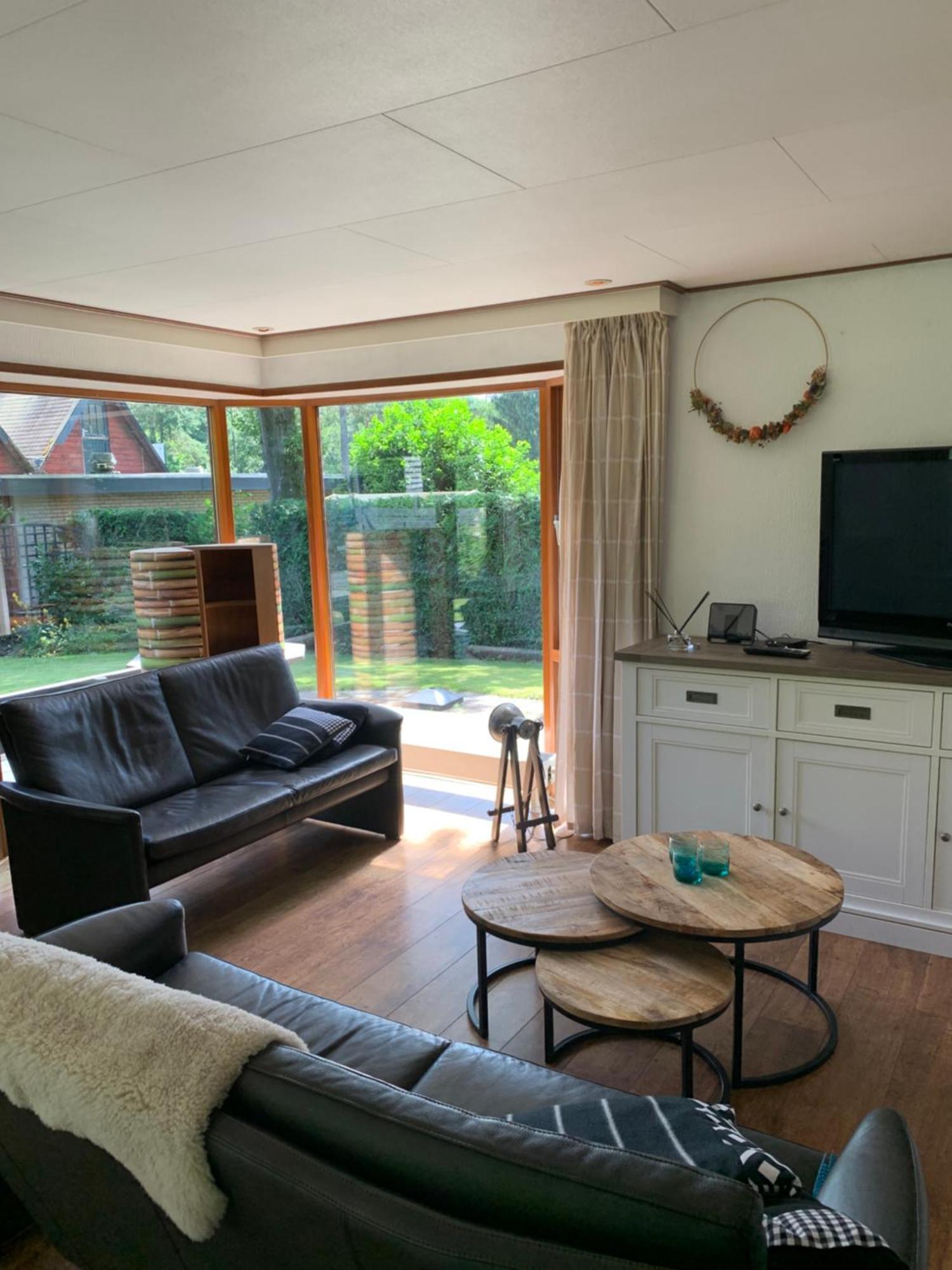Dubbele Chalet Op Recreatiepark Topparken Op De Veluwe In Beekbergen Met Grote Vrije Tuin En Eigen Parkeerplaats Zimmer foto