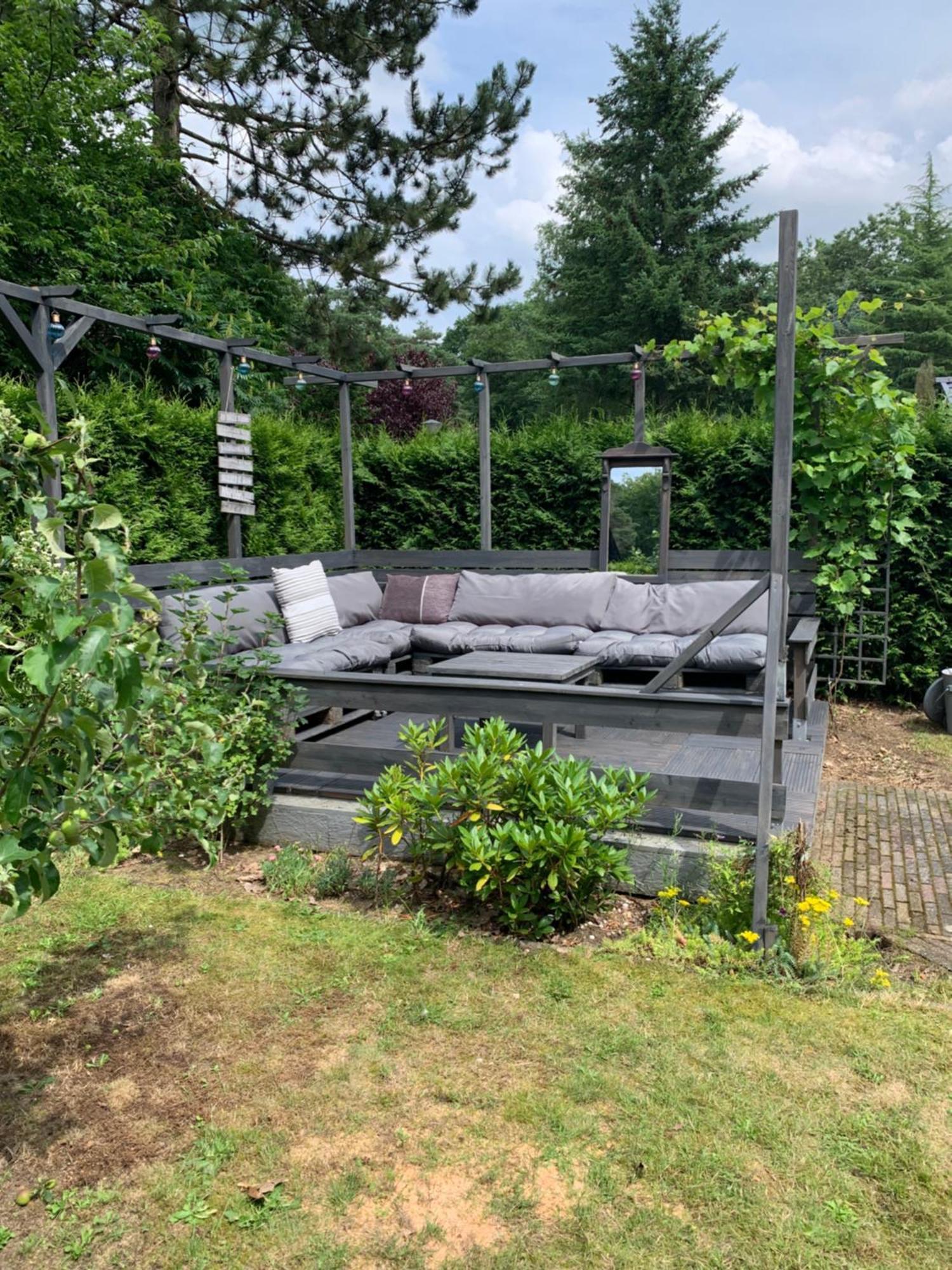 Dubbele Chalet Op Recreatiepark Topparken Op De Veluwe In Beekbergen Met Grote Vrije Tuin En Eigen Parkeerplaats Zimmer foto