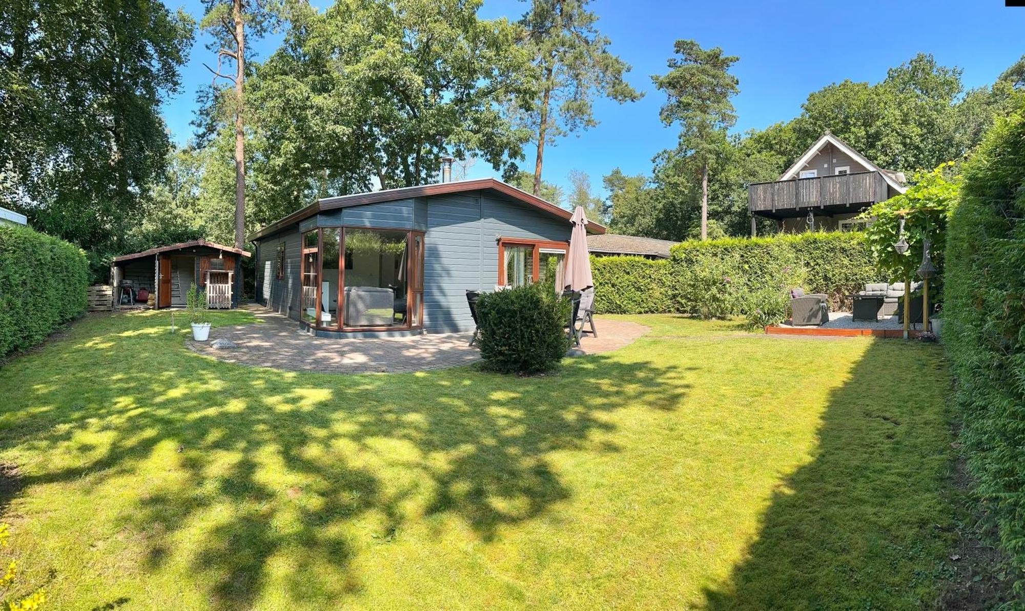 Dubbele Chalet Op Recreatiepark Topparken Op De Veluwe In Beekbergen Met Grote Vrije Tuin En Eigen Parkeerplaats Exterior foto